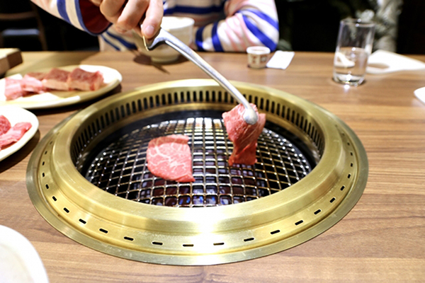 焼き肉店の画像